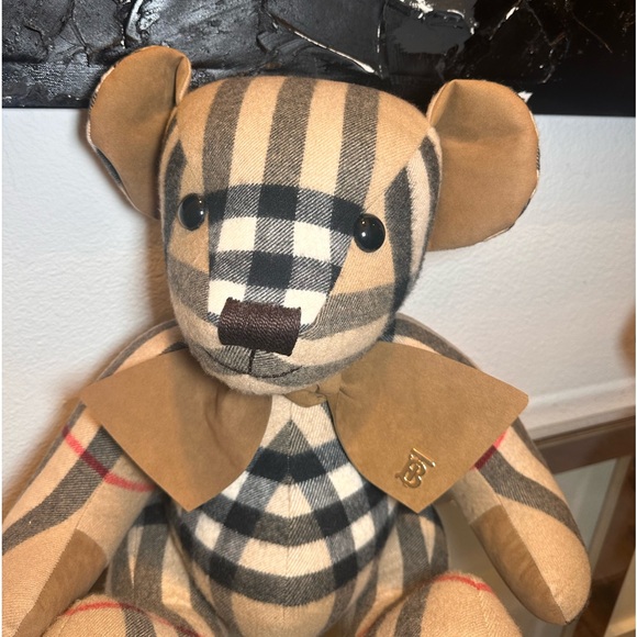 NewBURBERRY Thomas Bear Large Cashmere Item Number 80651931 Regular Price $3,490 - Picture 8 of 13